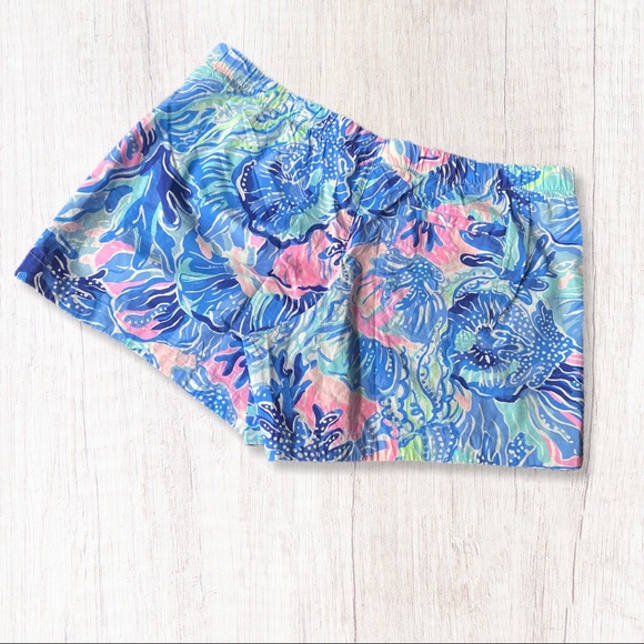 *SOLD*Lilly Pulitzer Ocean View Short - Picture 2 of 4